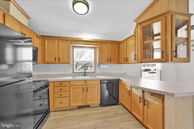 126 BROWNSTONE PARK, Hummelstown, PA 17036