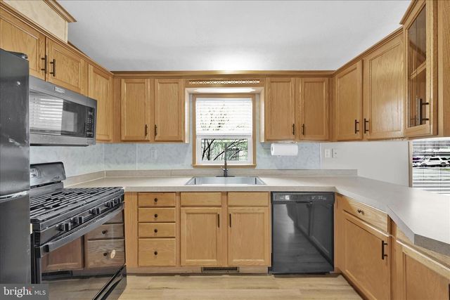 126 BROWNSTONE PARK, Hummelstown, PA 17036