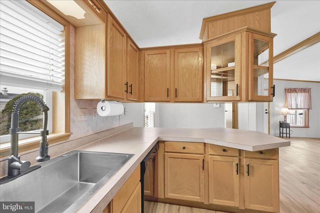 126 BROWNSTONE PARK, Hummelstown, PA 17036