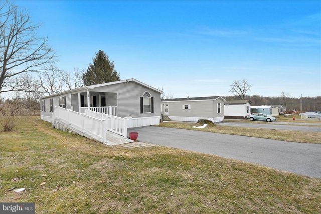 126 BROWNSTONE PARK, Hummelstown, PA 17036