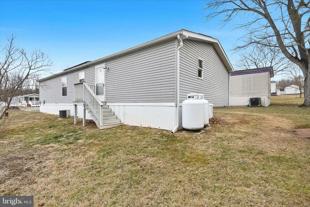 126 BROWNSTONE PARK, Hummelstown, PA 17036