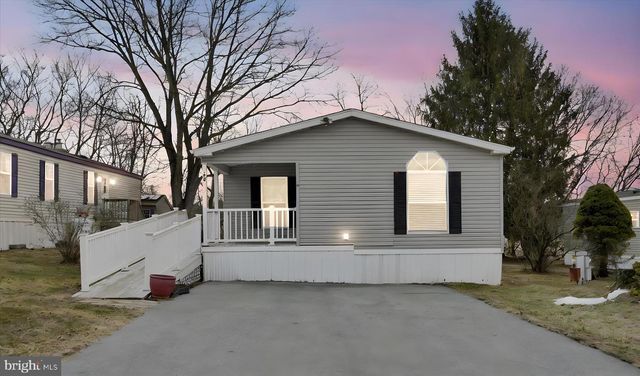 126 BROWNSTONE PARK, Hummelstown, PA 17036