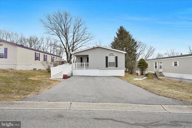 126 BROWNSTONE PARK, Hummelstown, PA 17036