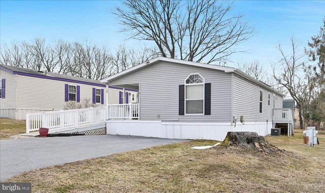 126 BROWNSTONE PARK, Hummelstown, PA 17036