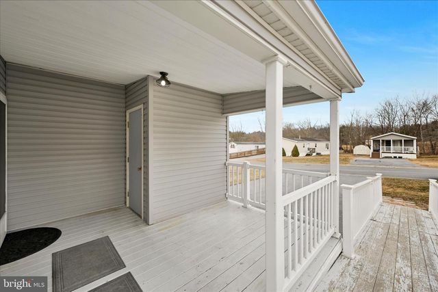 126 BROWNSTONE PARK, Hummelstown, PA 17036