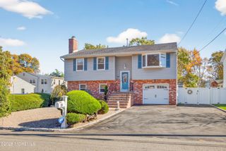 35 Heather Road, Toms River, NJ 08753