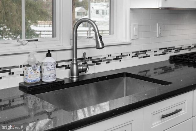 11 MOUNTAIN VIEW, Ewing, NJ 08628