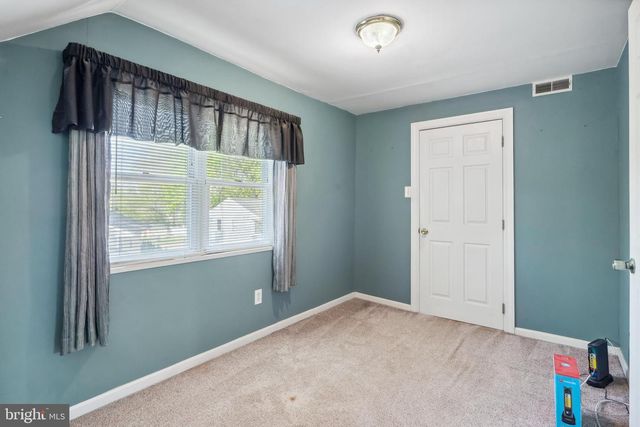 128 W ELM AVE, Lindenwold, NJ 08021