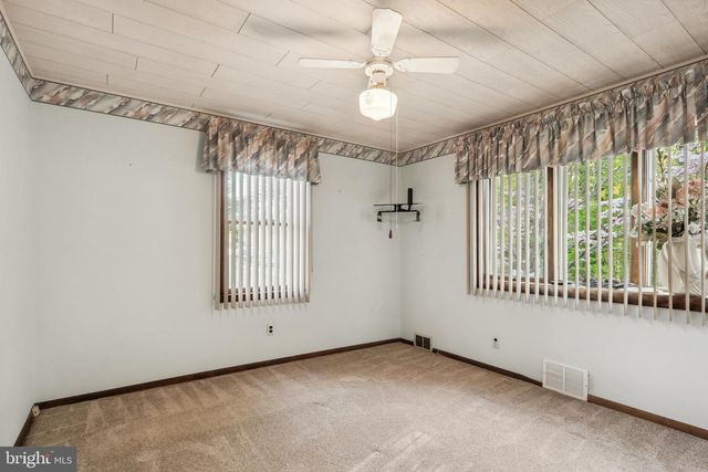 128 W ELM AVE, Lindenwold, NJ 08021