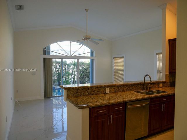 15251 Wilshire Way 15251, Pembroke Pines, FL 33027