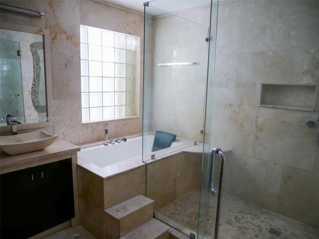 15251 Wilshire Way 15251, Pembroke Pines, FL 33027