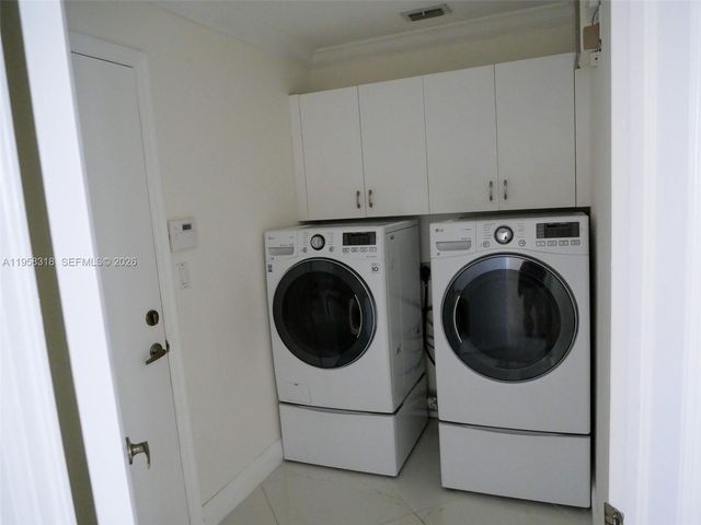 15251 Wilshire Way 15251, Pembroke Pines, FL 33027