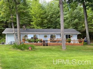 5135 Roosevelt Ln, Florence T-wi, WI 54121