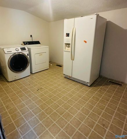225 NW 8th Avenue, Decatur, AL 35601