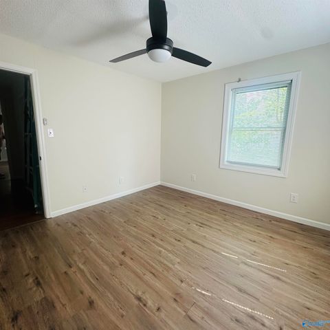 225 NW 8th Avenue, Decatur, AL 35601