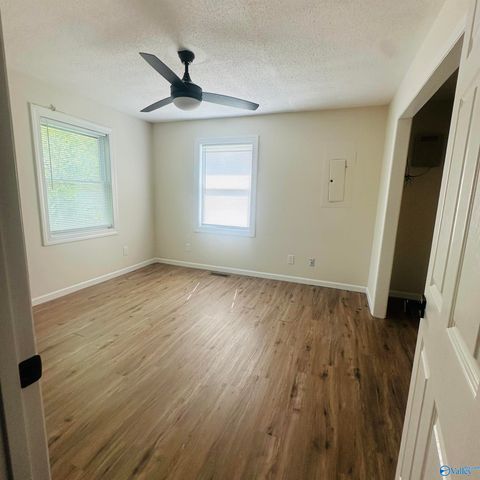 225 NW 8th Avenue, Decatur, AL 35601