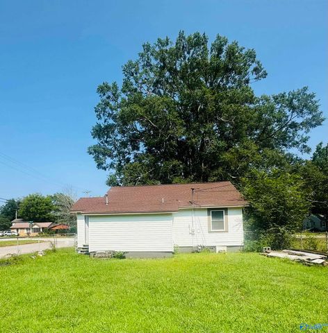 225 NW 8th Avenue, Decatur, AL 35601