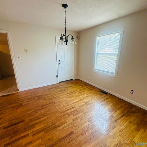 225 NW 8th Avenue, Decatur, AL 35601