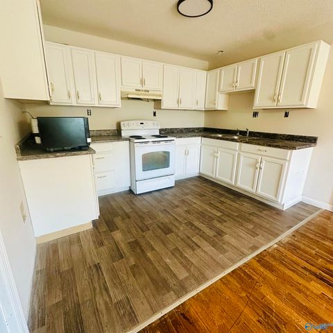 225 NW 8th Avenue, Decatur, AL 35601