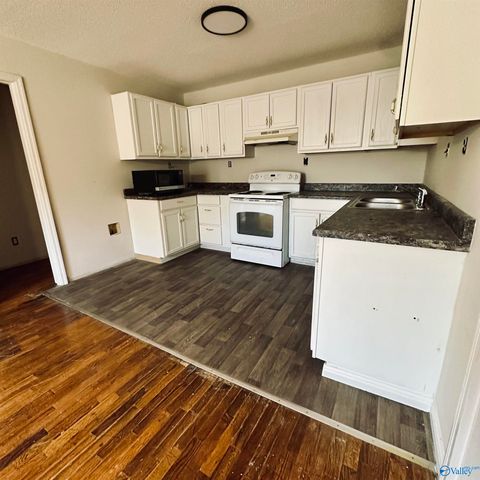 225 NW 8th Avenue, Decatur, AL 35601