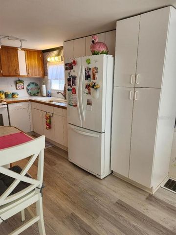 2207 INDIANA AVENUE, Bradenton, FL 34207
