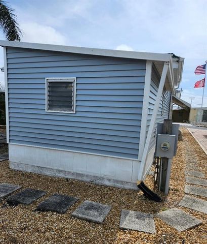 2207 INDIANA AVENUE, Bradenton, FL 34207