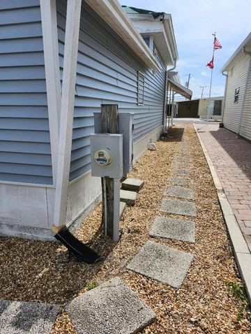 2207 INDIANA AVENUE, Bradenton, FL 34207