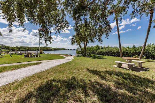 2207 INDIANA AVENUE, Bradenton, FL 34207