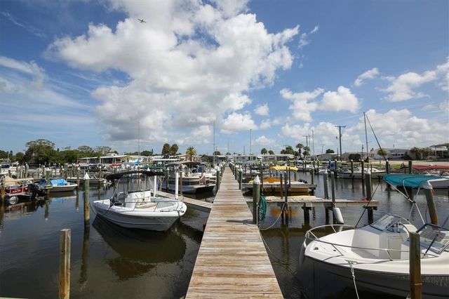 2207 INDIANA AVENUE, Bradenton, FL 34207