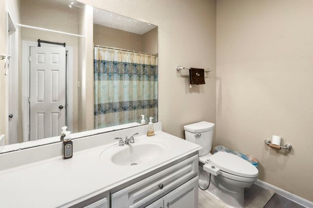 2415 Hendricks Lakes Drive, Spring, TX 77388