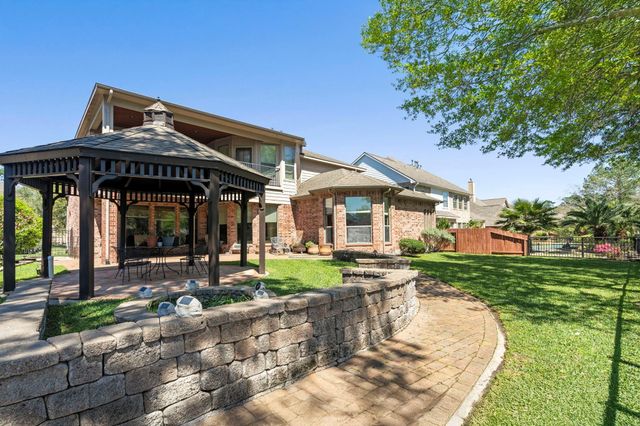 2415 Hendricks Lakes Drive, Spring, TX 77388