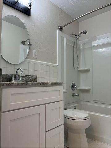 126 Dell Ave, Portland, TX 78374