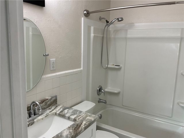 126 Dell Ave, Portland, TX 78374