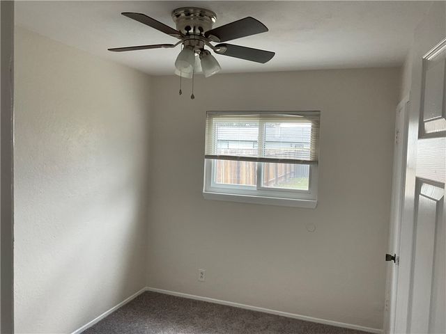 126 Dell Ave, Portland, TX 78374