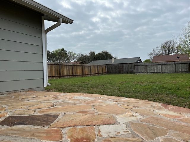 126 Dell Ave, Portland, TX 78374