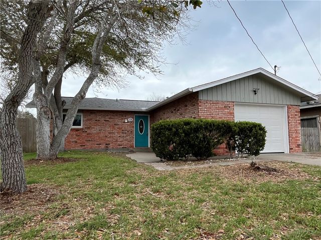 126 Dell Ave, Portland, TX 78374