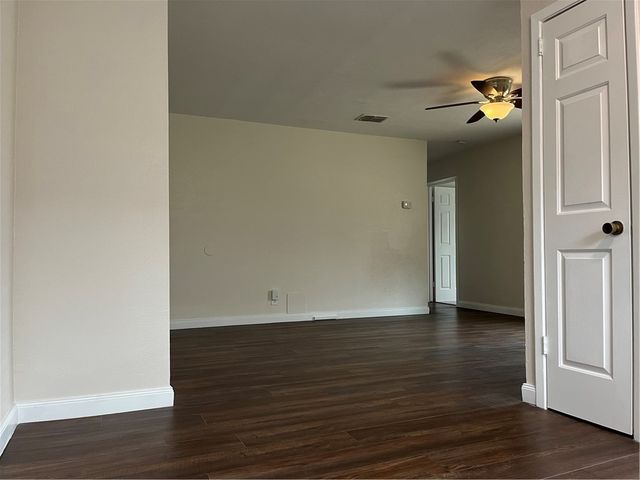 126 Dell Ave, Portland, TX 78374