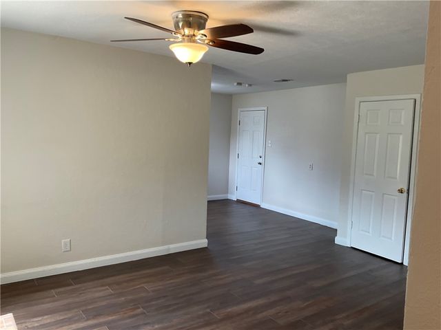 126 Dell Ave, Portland, TX 78374