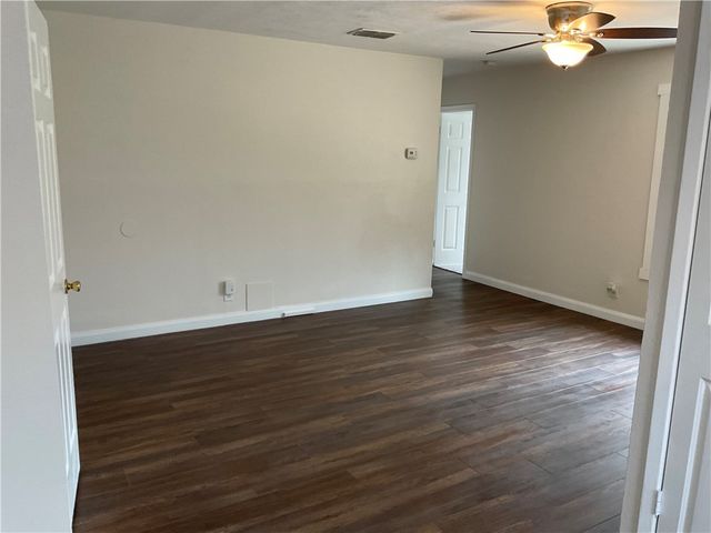 126 Dell Ave, Portland, TX 78374