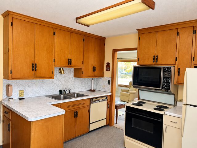 8212 Emerson Avenue S, Bloomington, MN 55420