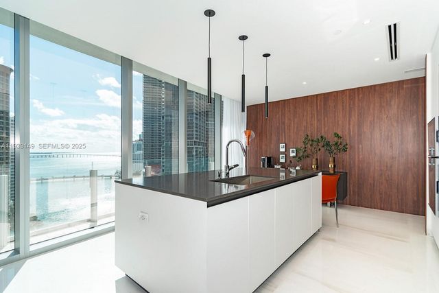 300 Biscayne Boulevard Way 1901, Miami, FL 33131