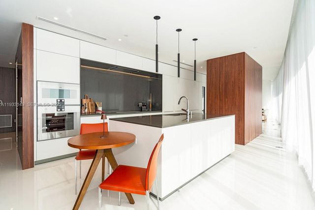 300 Biscayne Boulevard Way 1901, Miami, FL 33131