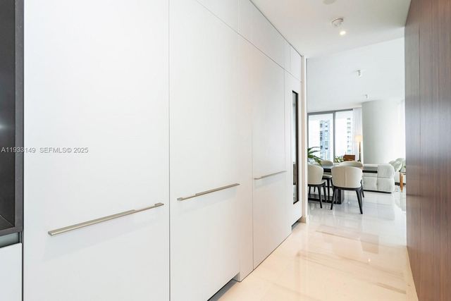 300 Biscayne Boulevard Way 1901, Miami, FL 33131