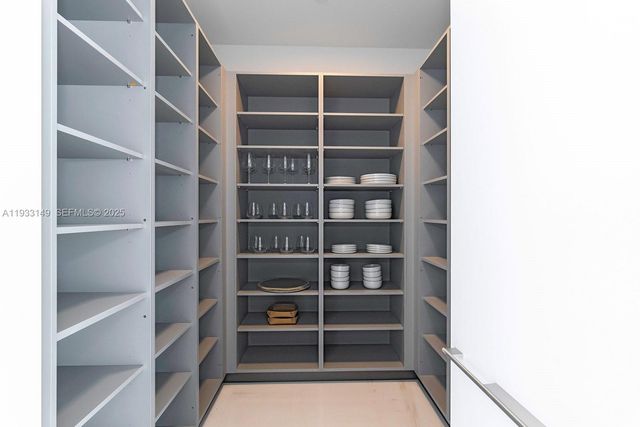 300 Biscayne Boulevard Way 1901, Miami, FL 33131