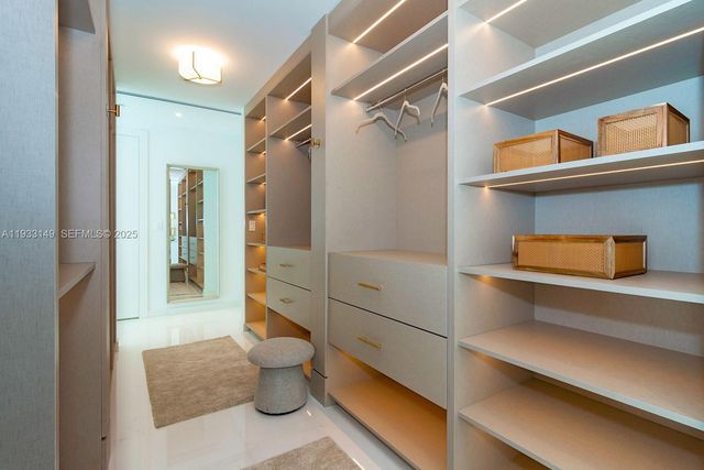 300 Biscayne Boulevard Way 1901, Miami, FL 33131