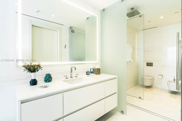 300 Biscayne Boulevard Way 1901, Miami, FL 33131