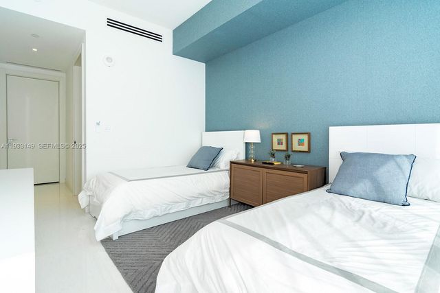 300 Biscayne Boulevard Way 1901, Miami, FL 33131