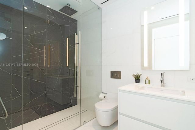 300 Biscayne Boulevard Way 1901, Miami, FL 33131