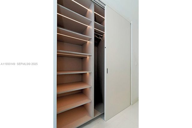 300 Biscayne Boulevard Way 1901, Miami, FL 33131