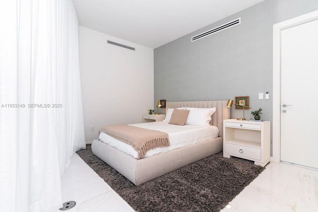 300 Biscayne Boulevard Way 1901, Miami, FL 33131